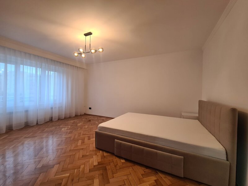 Decebal Garsoniera prima chirie - Boiler - 2 min M Muncii DB2087